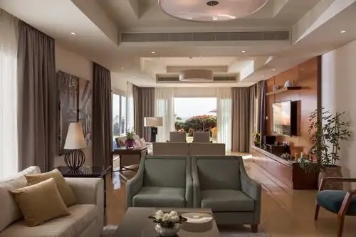 GRAND ROTANA VILLAS