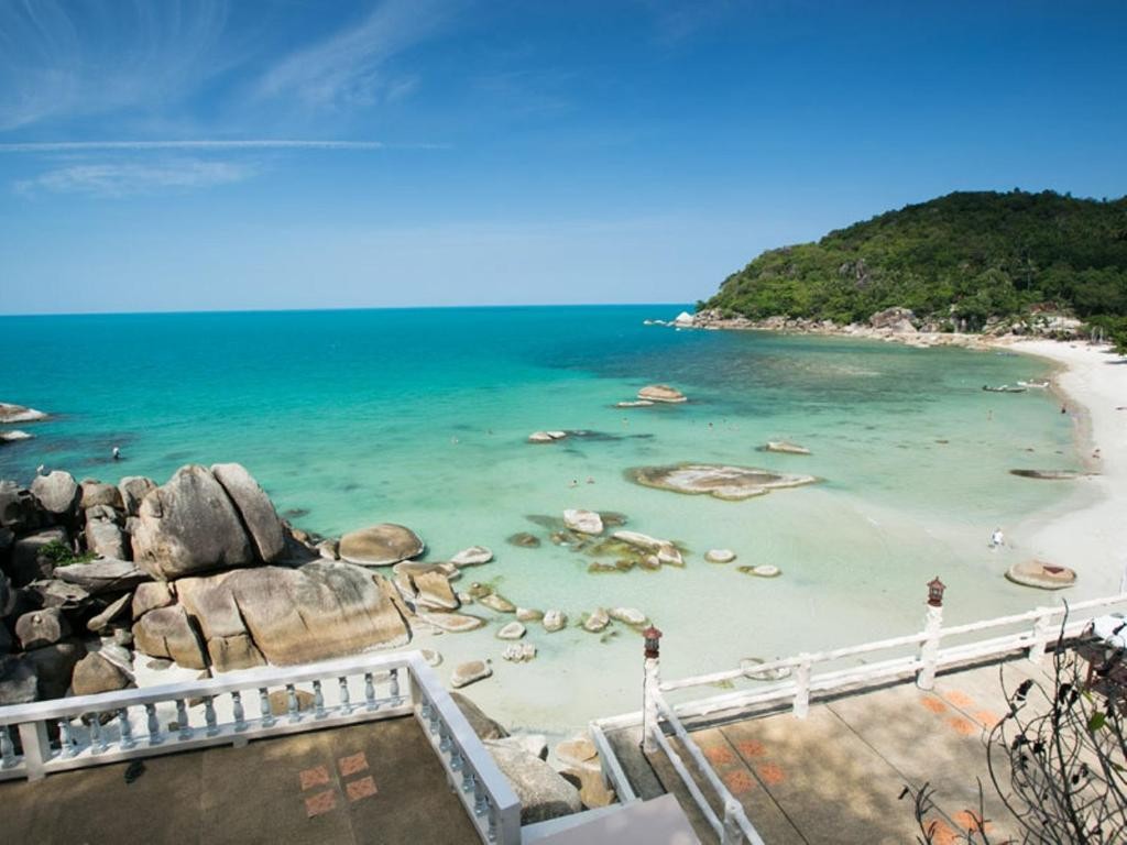 CRYSTAL BAY BEACH RESORT