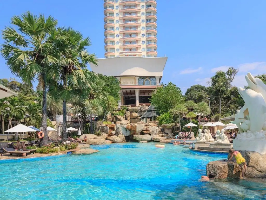LONG BEACH GARDEN HOTEL AND PAVILION