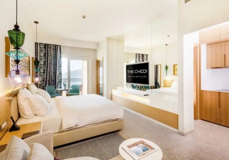 THE CHEDI LUSTICA BAY