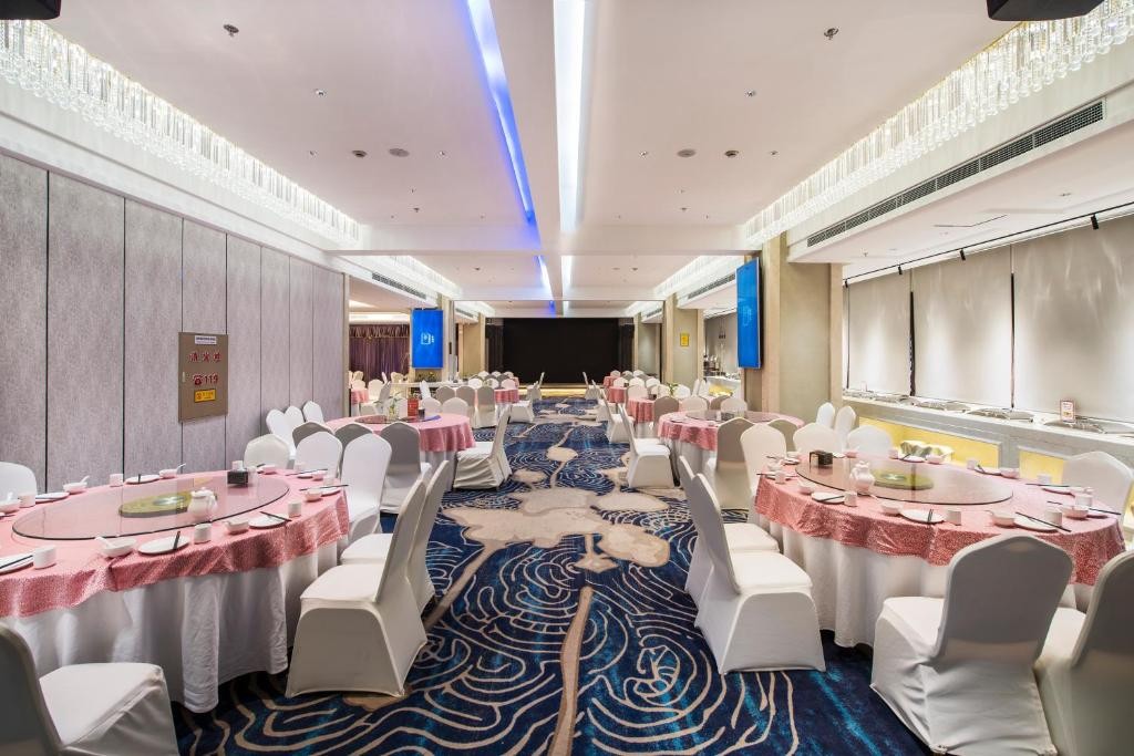 SUN MOON LAKE HOTEL DALIAN