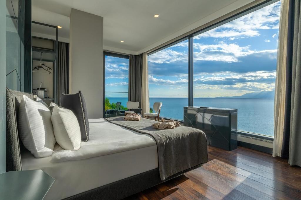 LUCKY MONKEY HOTEL BOUTIQUE