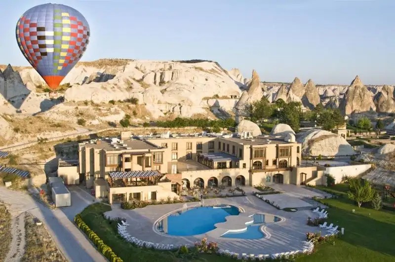 TOURIST HOTELS & RESORTS