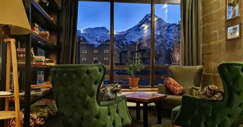ALPINE LOUNGE KAZBEGI