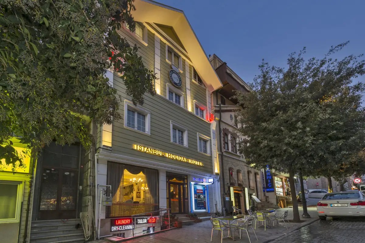 ISTANBUL HOLIDAY