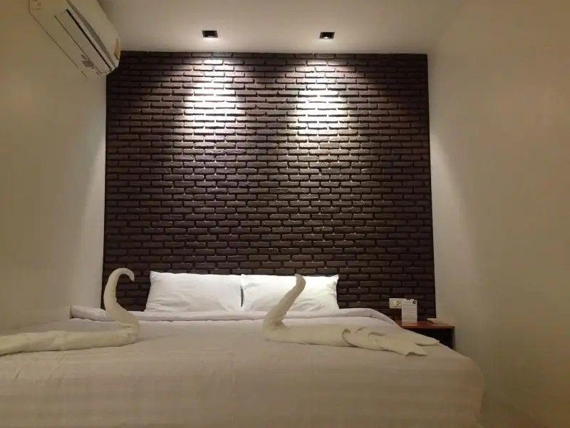 DFEEL HOSTEL