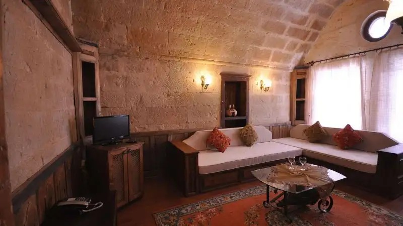 HAS CAVE KONAK