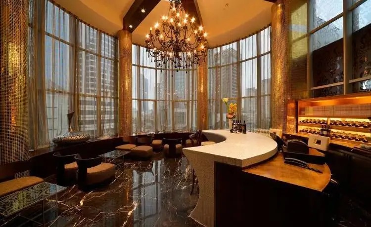 HOWARD JOHNSON BUSINESS CLUB