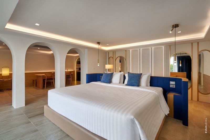 away river view suite