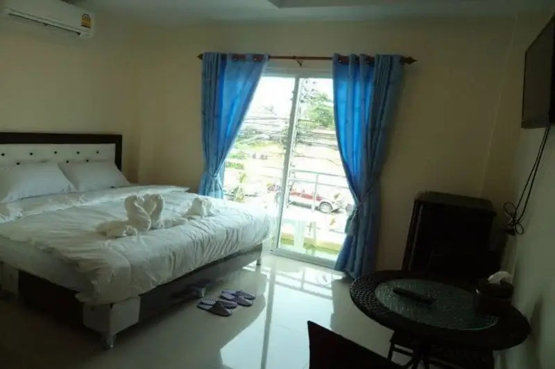 BANN LOM LE HUAHIN