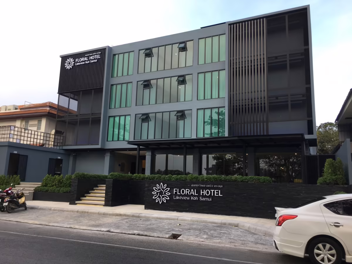 NORA LAKEVIEW HOTEL