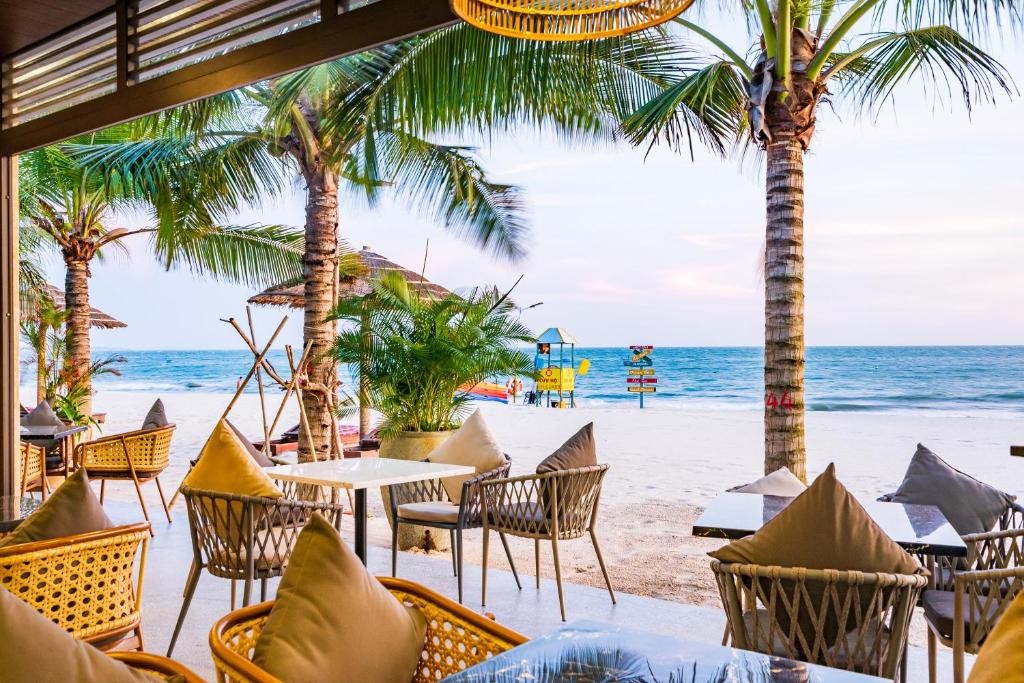 HOANG NGOC BEACH RESORT (ORIENTAL PEARL)