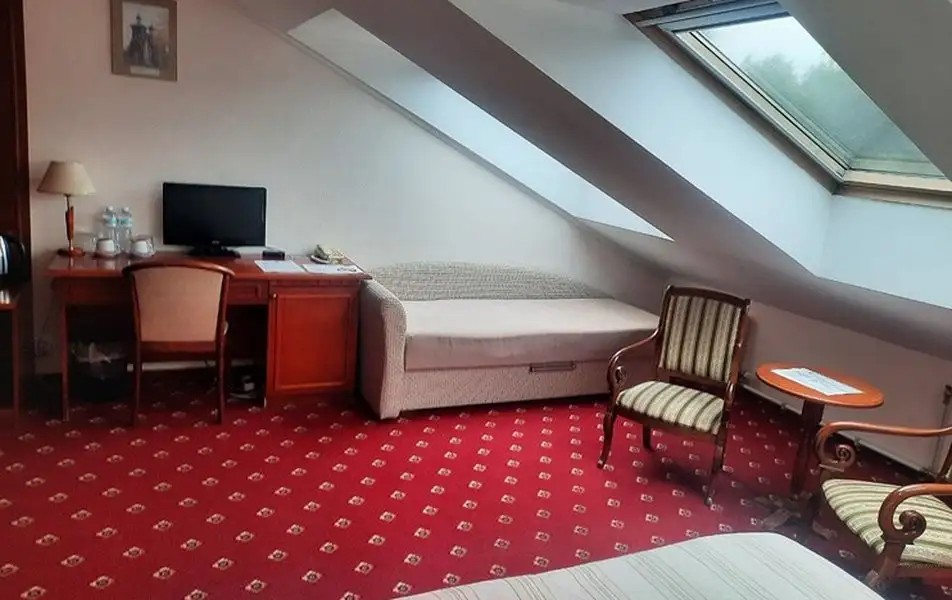 GOLDEN HOTEL (ГОЛДЕН ХОТЕЛ)