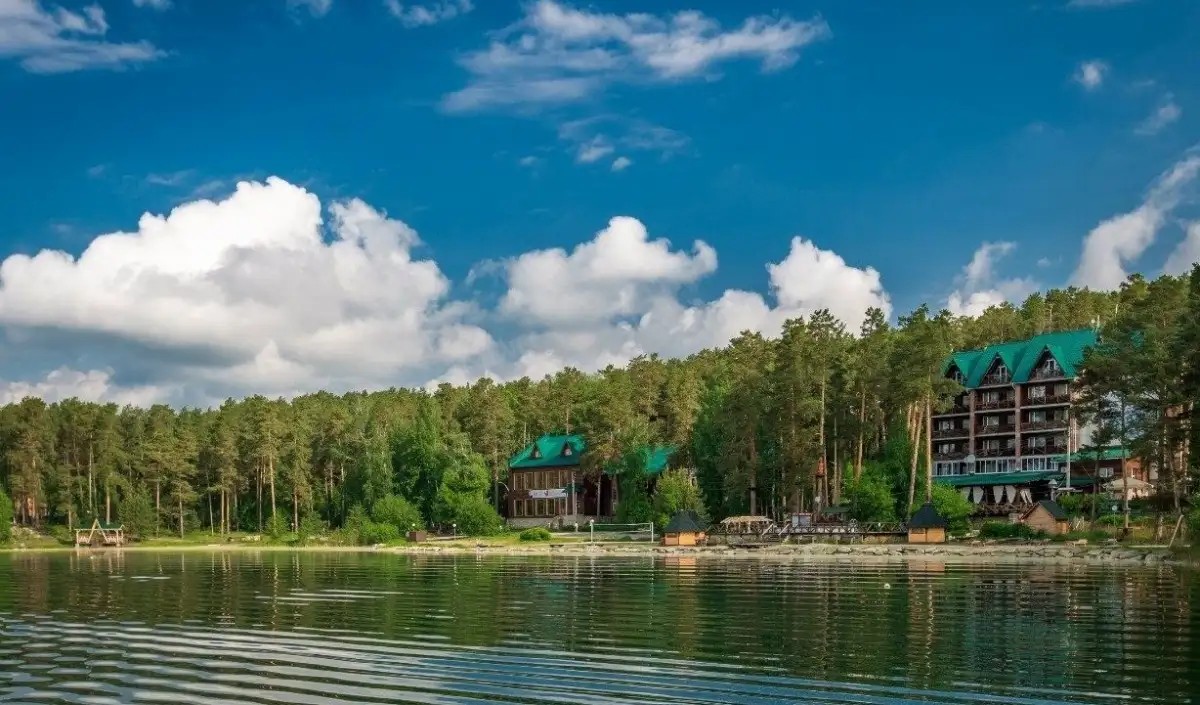 ЗОЛОТОЙ ПЛЯЖ. ДОМ У ОЗЕРА