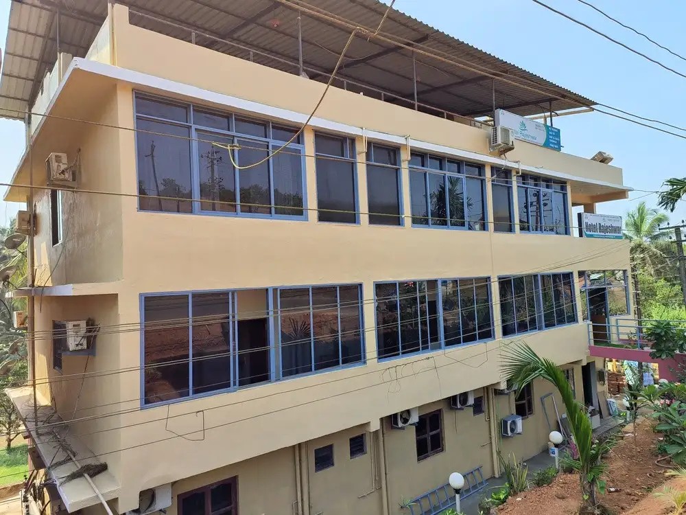 HOTEL RAJESHWAR  (EX. AANANDA HOTEL)