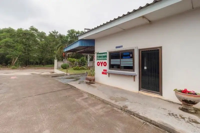 OYO 764 LETS GO HOTEL