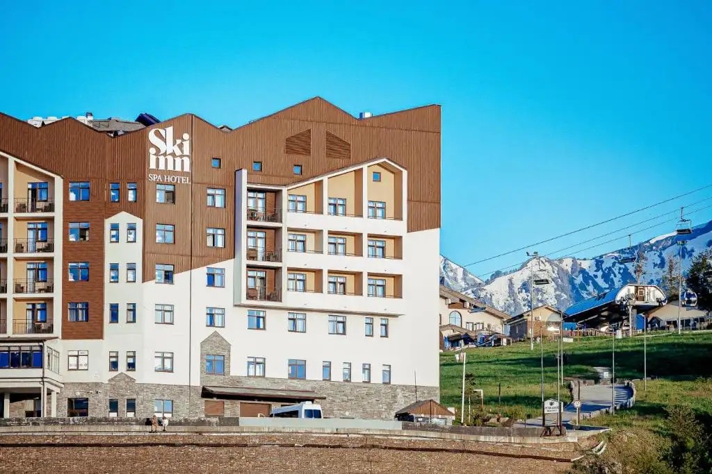 SKI INN SPA HOTEL