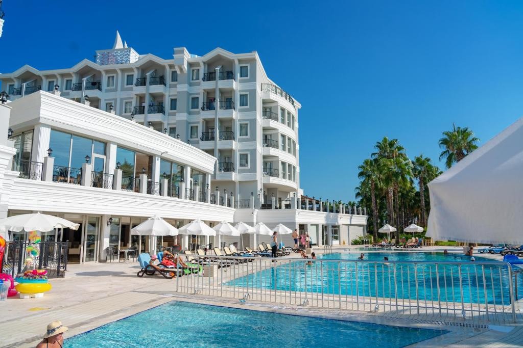 ROYAL ATLANTIS BEACH