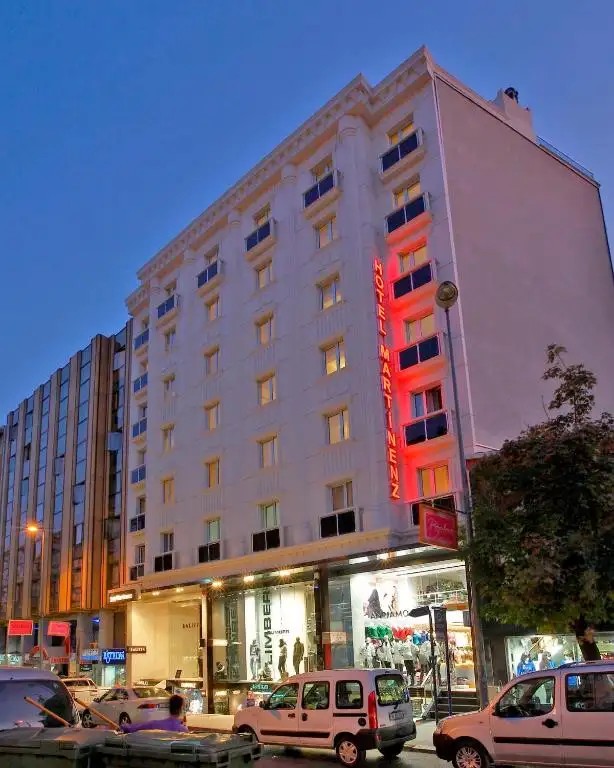 MARTINENZ HOTEL LALELI