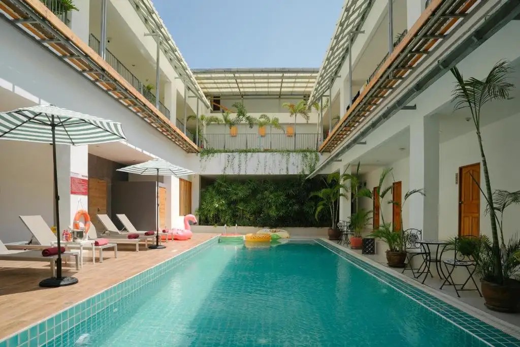 NONNEE HOSTEL