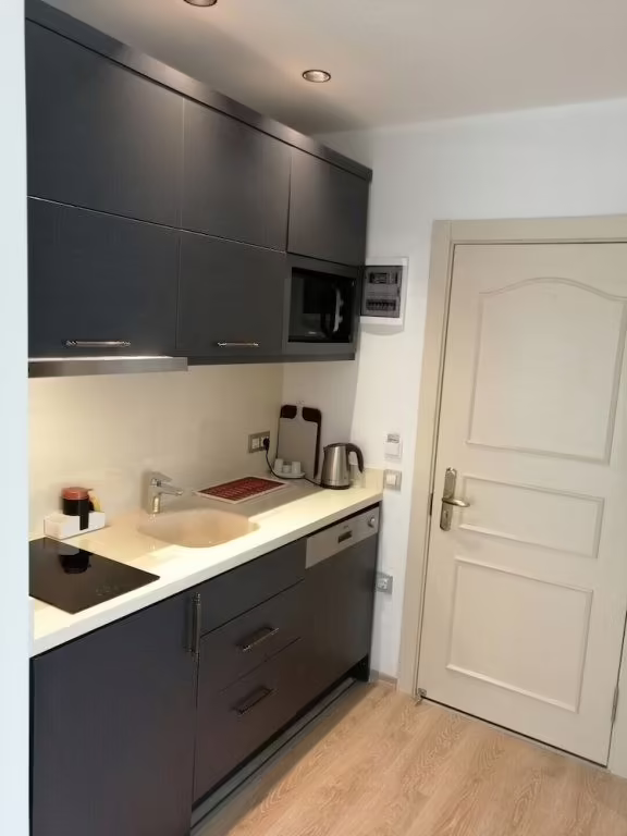 CHANNEL SUITES