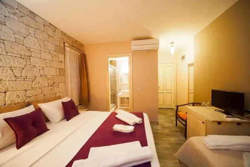 IONIC HOTEL
