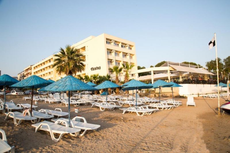 TUNTAS BEACH HOTEL