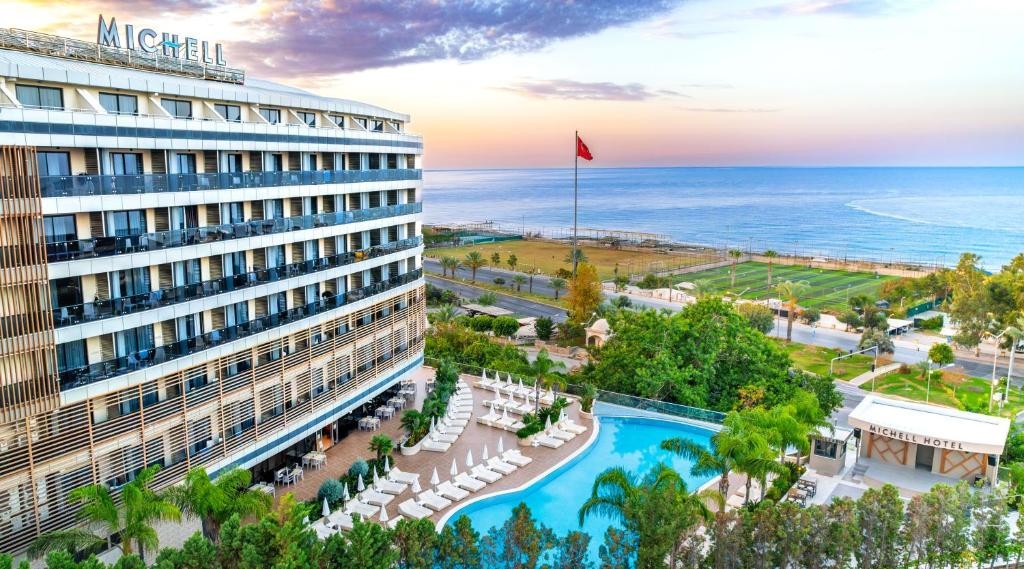 MICHELL HOTEL & SPA ADULTS ONLY 16+