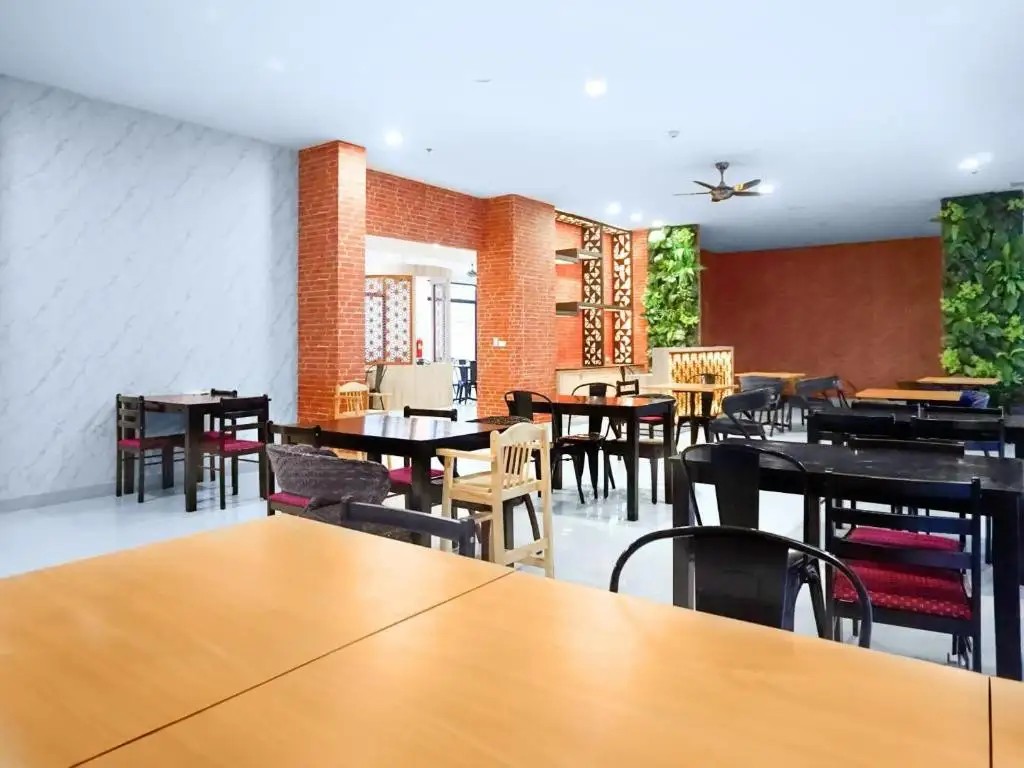 PHOENIX HOTEL KARON BEACH