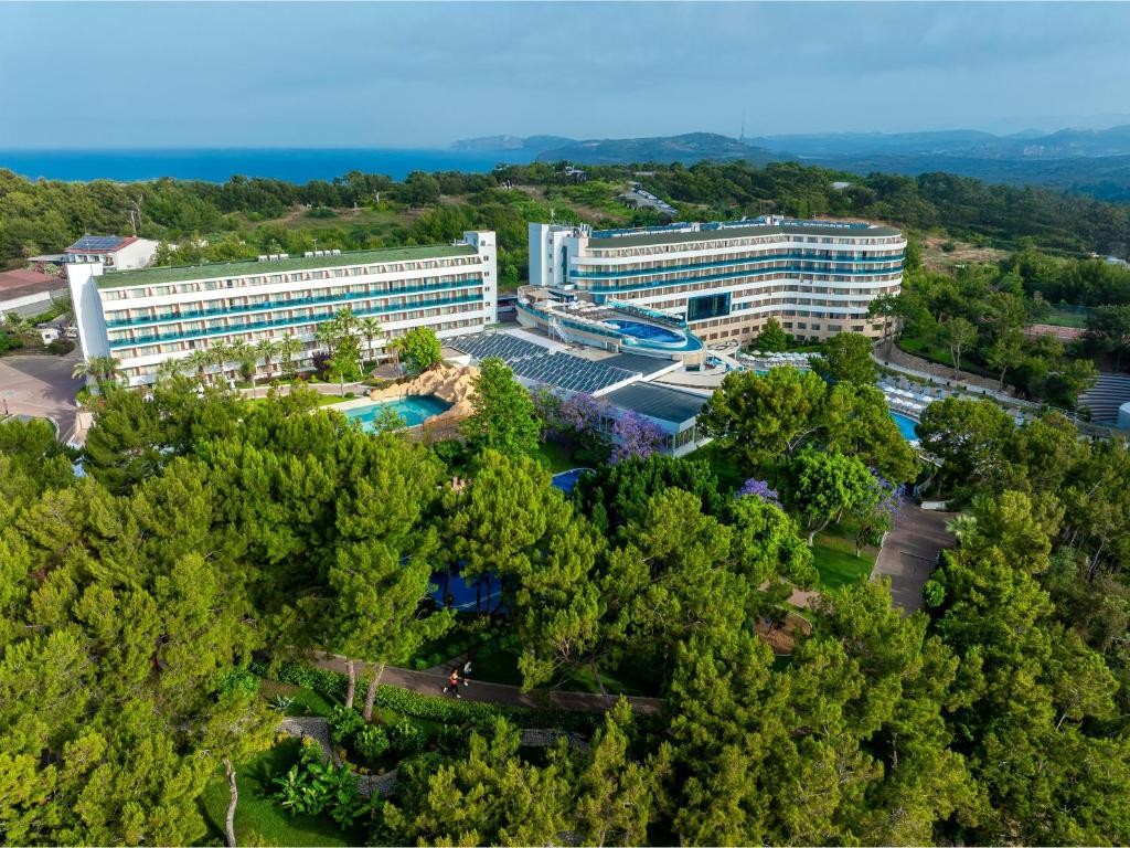 A GOOD LIFE UTOPIA FAMILY RESORT