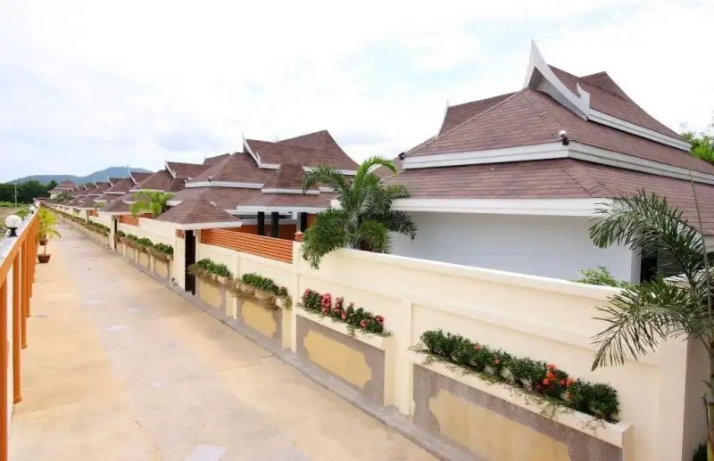 THE IRIS POOL VILLA