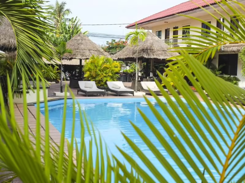 BEACH CLUB RESORT