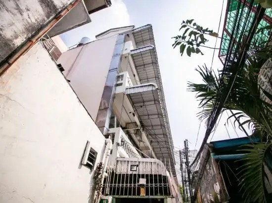 OYO 525 MRT PHETKASEM 48 PLACE