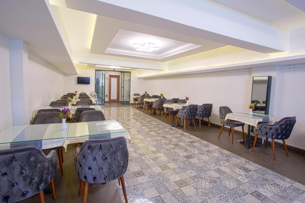 SIM HOTEL