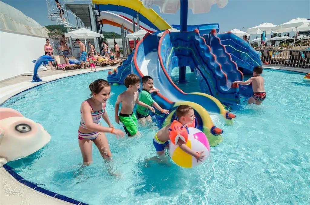 THE LUMOS DELUXE RESORT HOTEL & SPA