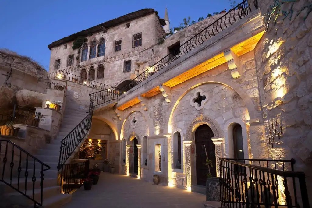 ELIKA CAVE SUITES