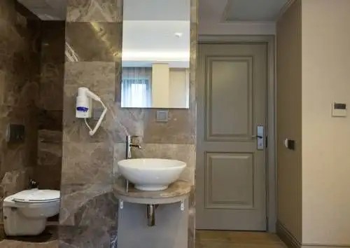 GK REGENCY SUITES