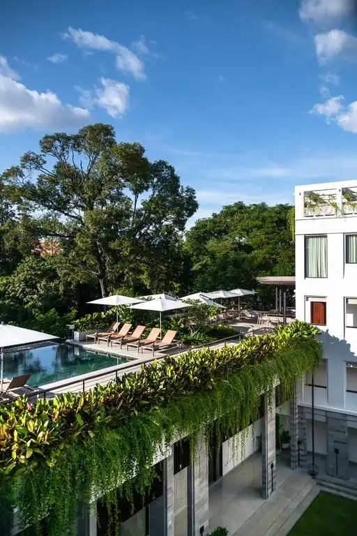 TREELINE URBAN RESORT
