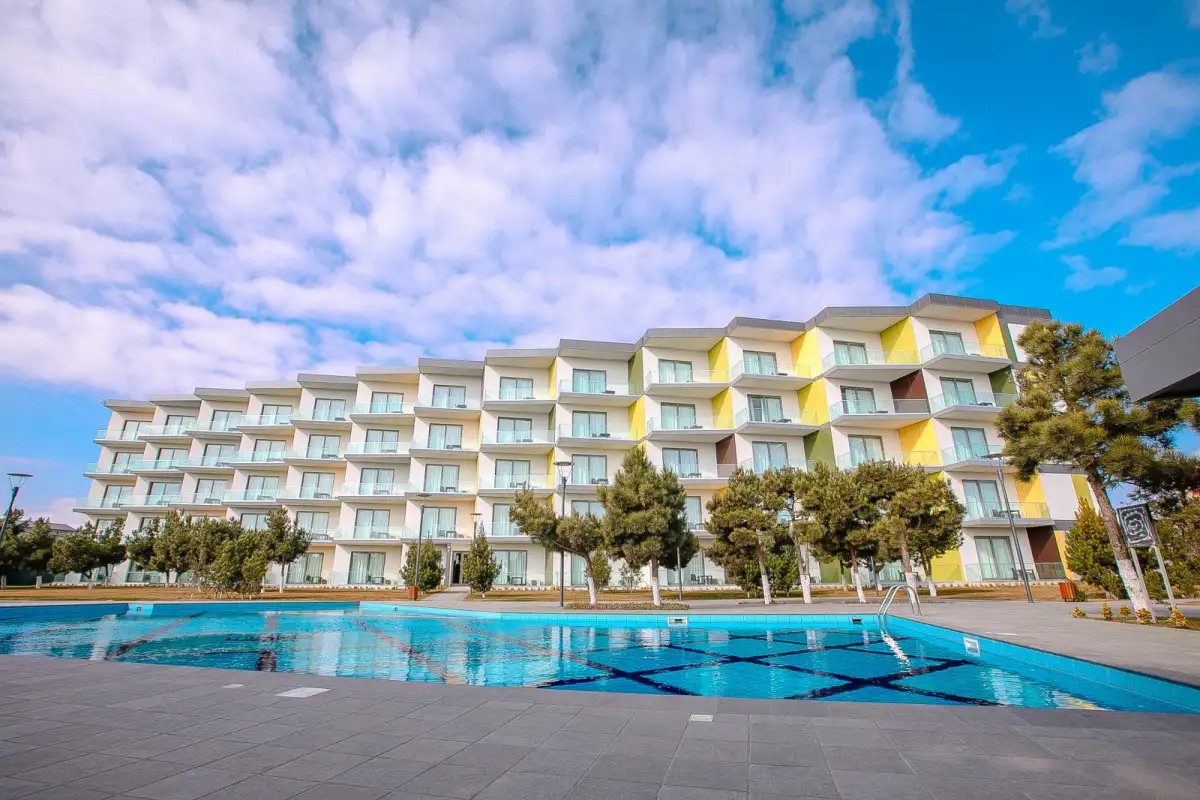 HOMEBRIDGE HOTEL APARTMENTS