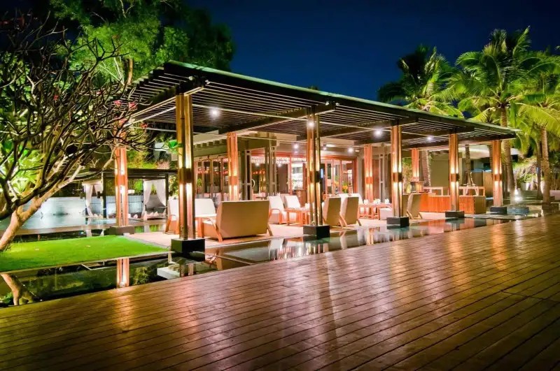 V VILLAS