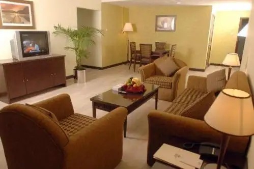 LONDON CROWN 1 HOTEL APARTMENTS