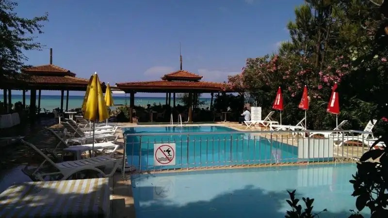 AS QUEEN BEACH
