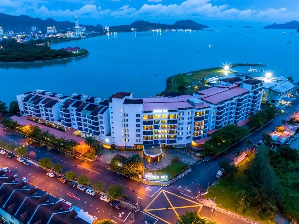 DAYANG BAY APARTMENT & RESORT