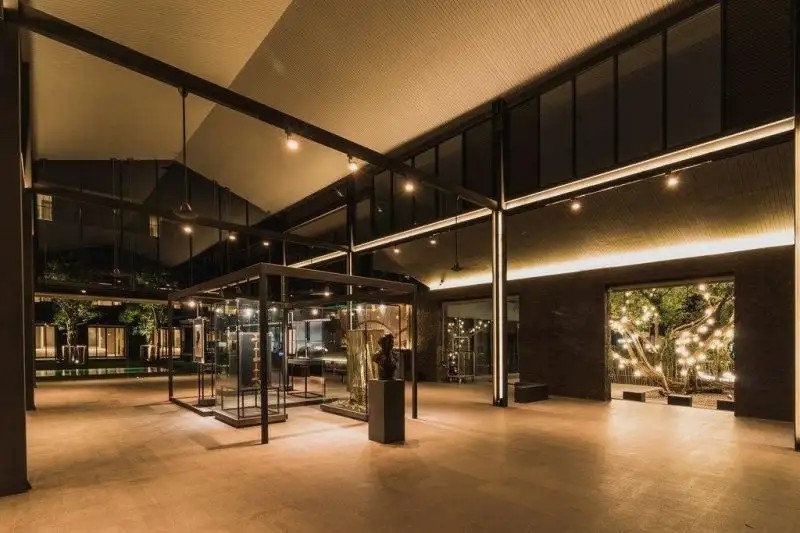 THEATRE RESIDENCE