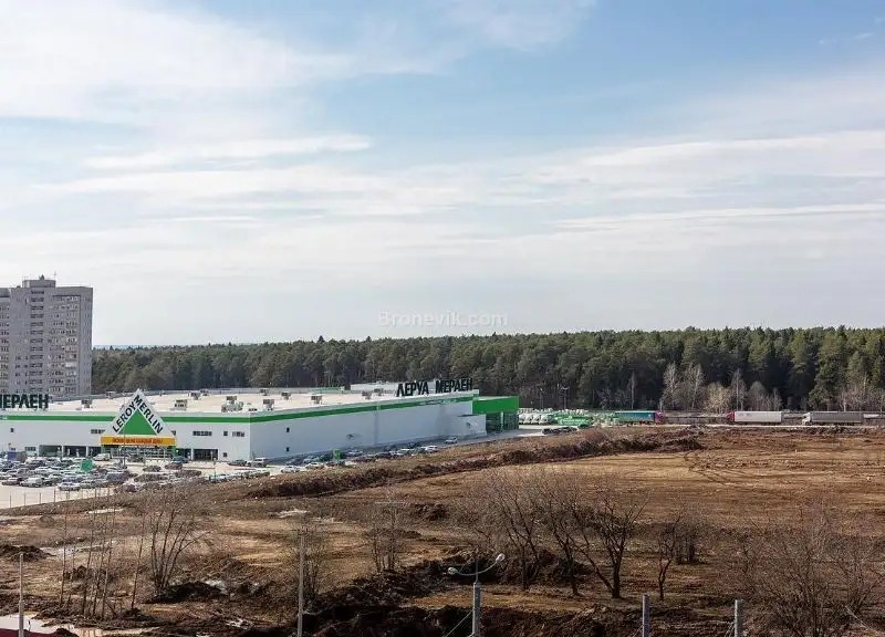 ДОМ ДОСТУПНО НА КОСМОНАВТОВ 215