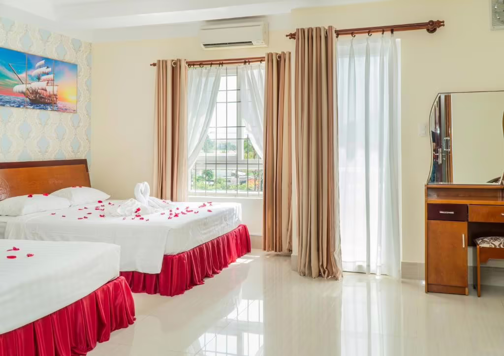 SUN & SEA HOTEL