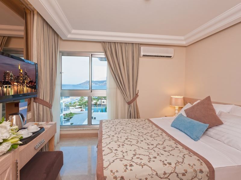 standard side sea view