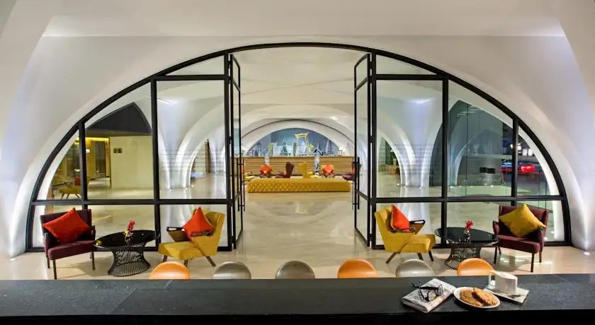 DOUBLETREE BY HILTON SUKHUMVIT BANGKOK (EX. THE IMPERIAL TARA)