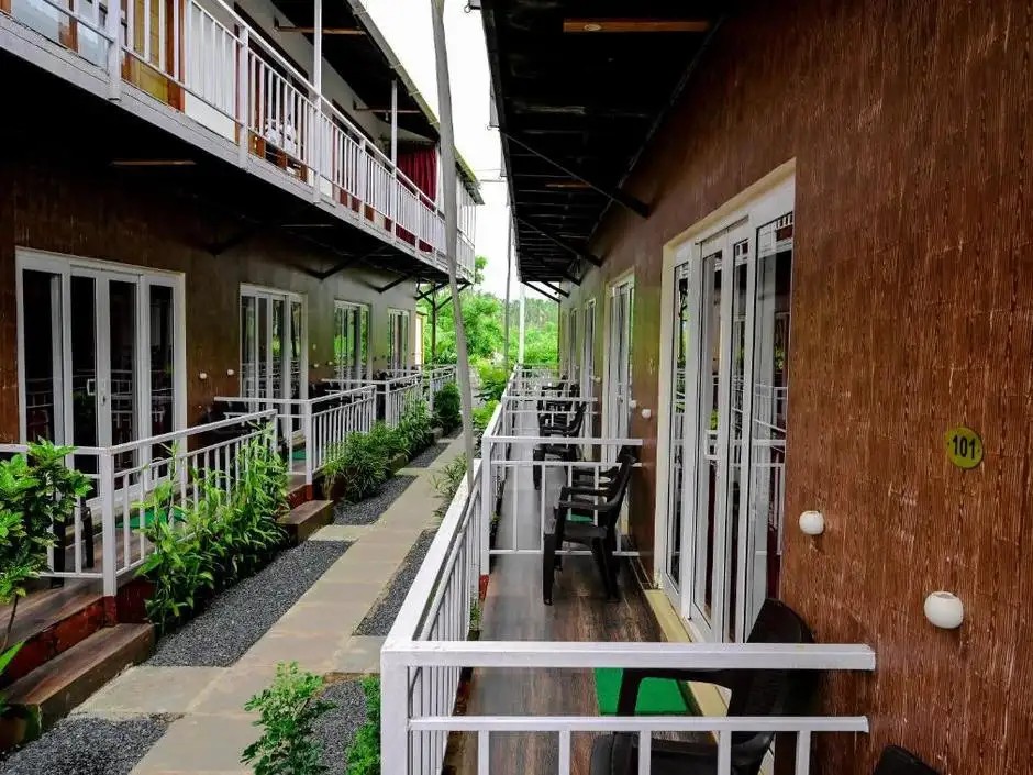 LA ZAYRA BEACH RESORT (EX. VEDANA RETREAT)