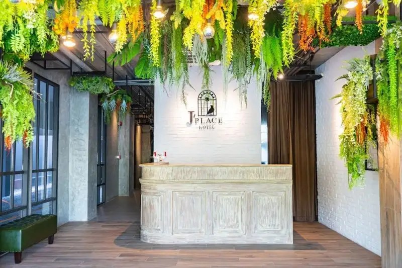 J PLACE HOTEL